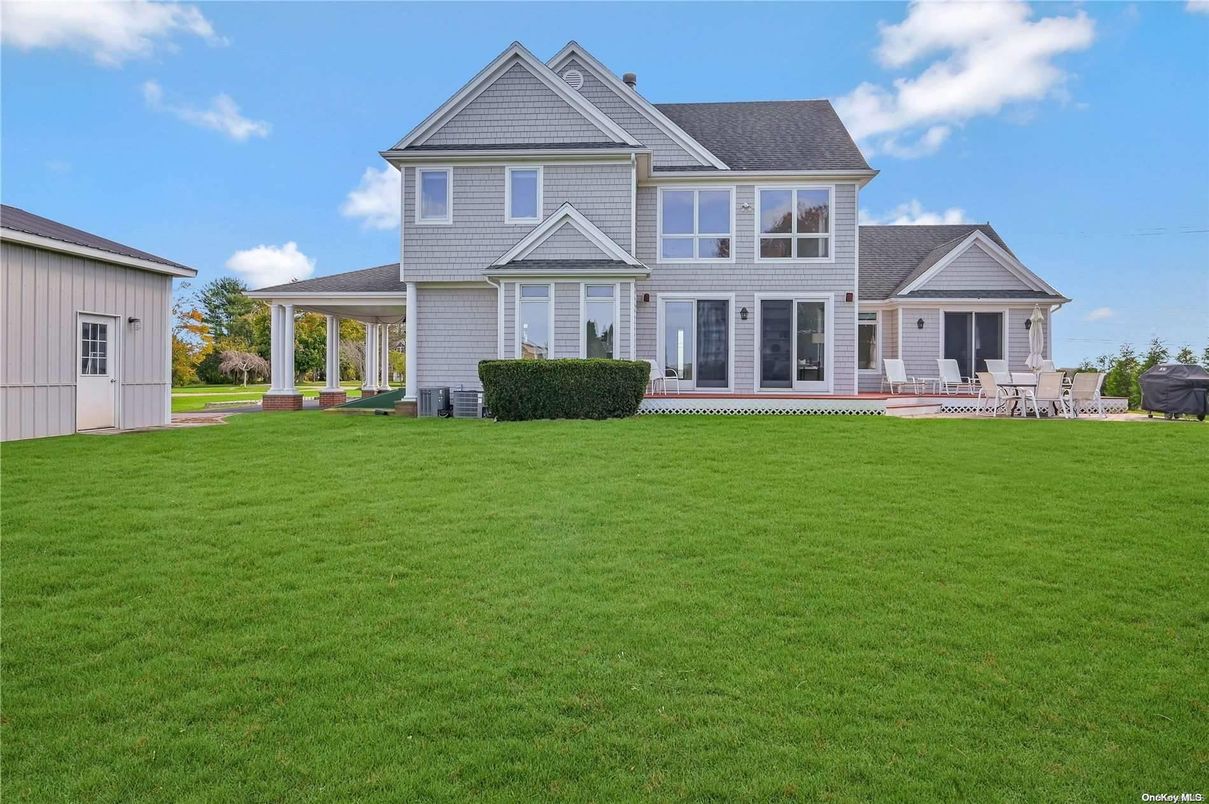 Backyard, Exterior, Facade, Farmhouse