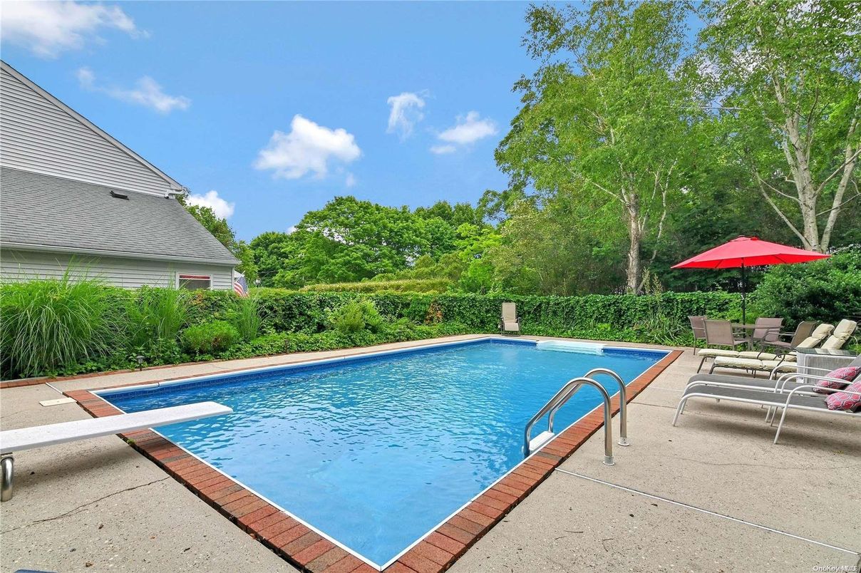 Exterior, Pool