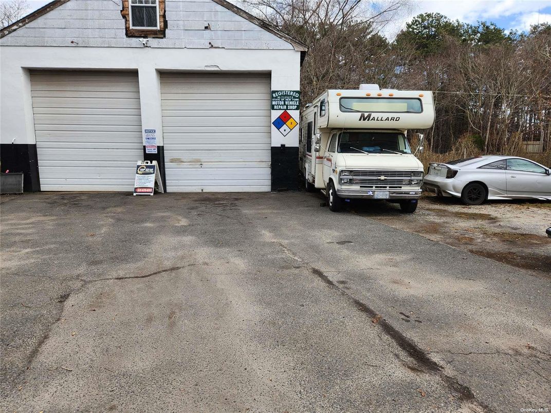 Detached Garage, Exterior