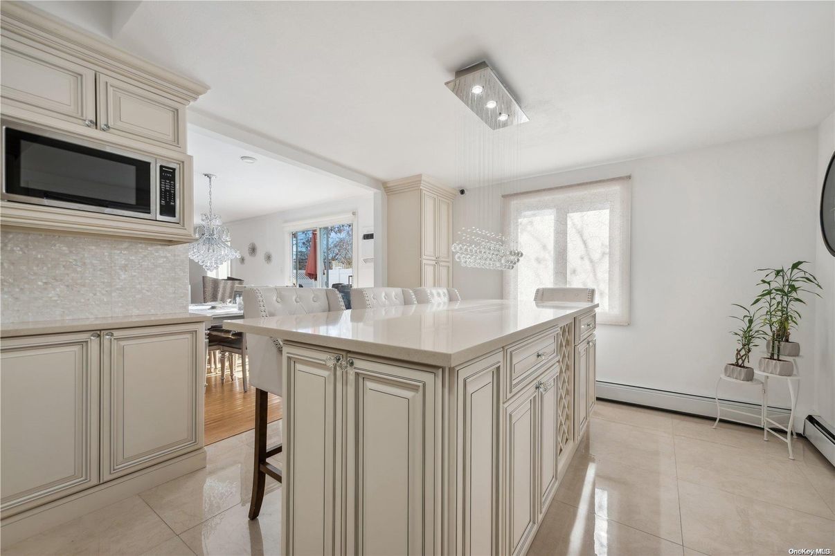 Chandelier, Dining room, Interior, Kitchen