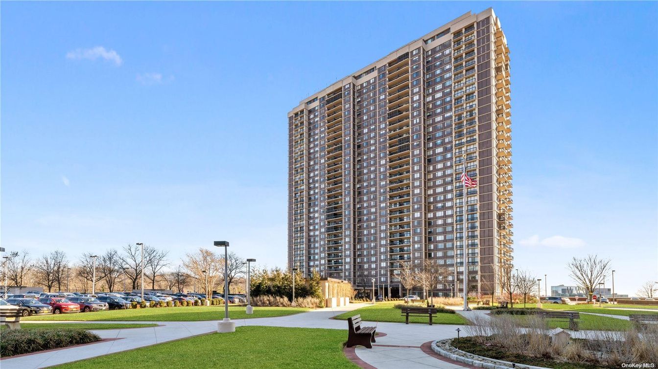 Exterior, Facade, Condo Building