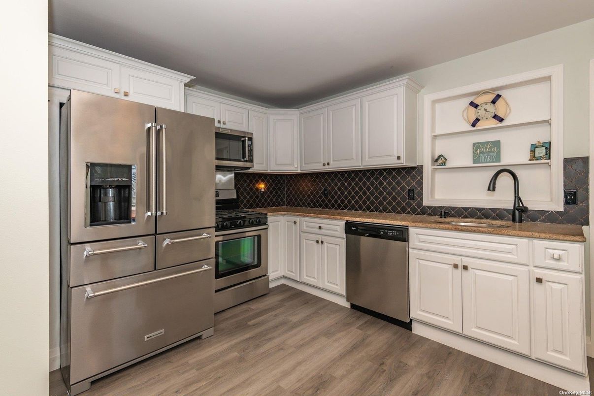 Interior, Kitchen, Stainless Steel Appliances, Wood Texture Flooring
