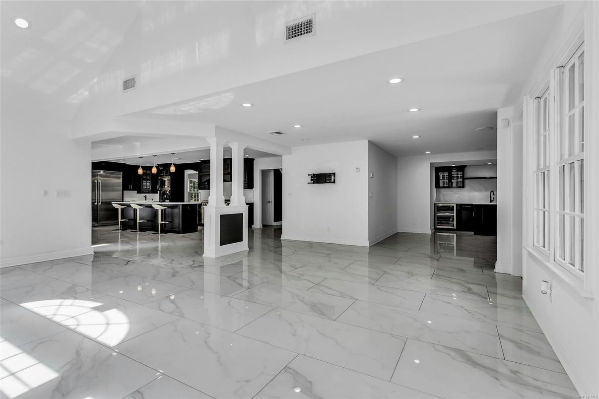 Interior, Kitchen, Marble, Pendant Lights, Recessed Lighting