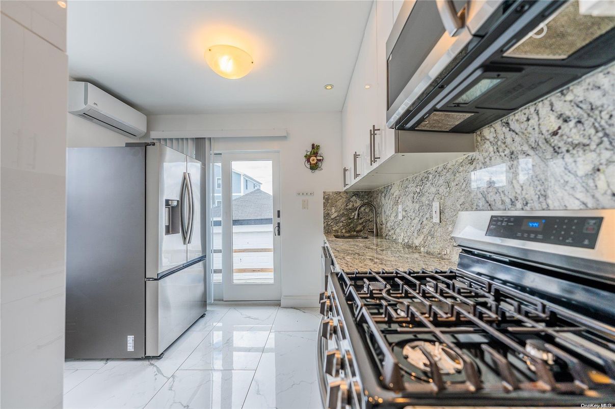 Interior, Kitchen, Marble, Recessed Lighting, Stainless Steel Appliances