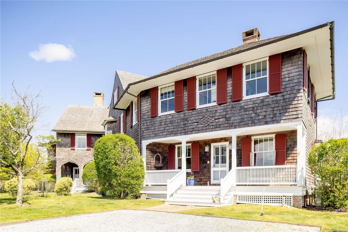 Exterior, Facade, American Foursquare
