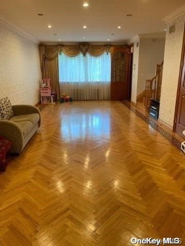 Empty room, Interior, Recessed Lighting, Wood Texture Flooring