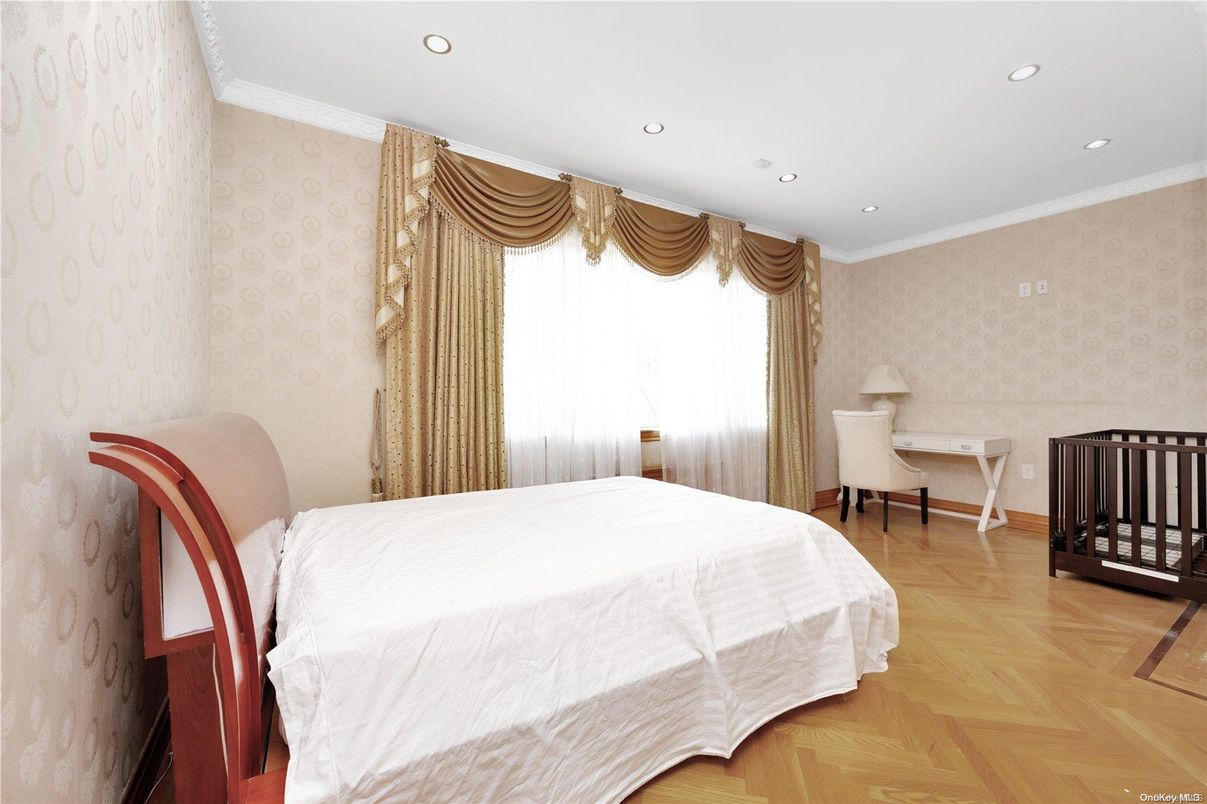 Bedroom, Home Office, Interior, Recessed Lighting, Wood Texture Flooring