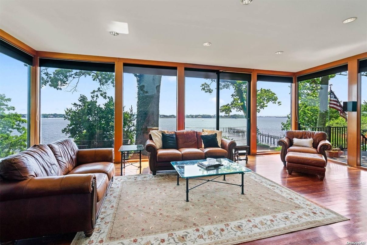 Interior, Living room, Recessed Lighting, Water, Wood Texture Flooring