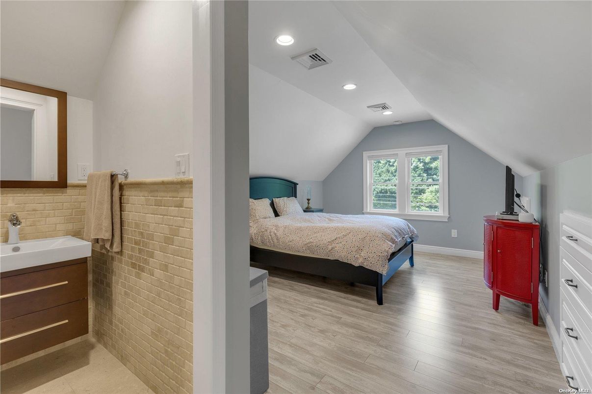 Bathroom, Bedroom, Interior, Recessed Lighting, Wood Texture Flooring