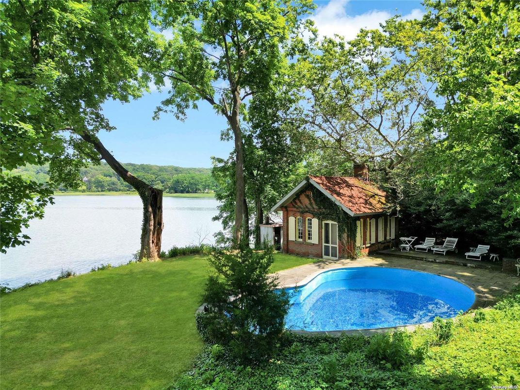 Exterior, Lake, Pool
