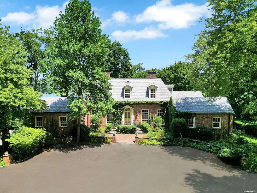 Exterior, Facade, Brick Facade, French Provincial