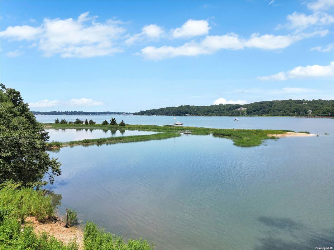 Exterior, Lake