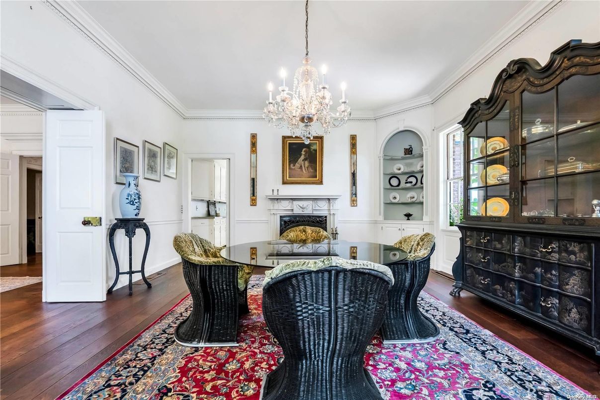 Chandelier, Dining room, Fireplace, Interior, Wood Texture Flooring