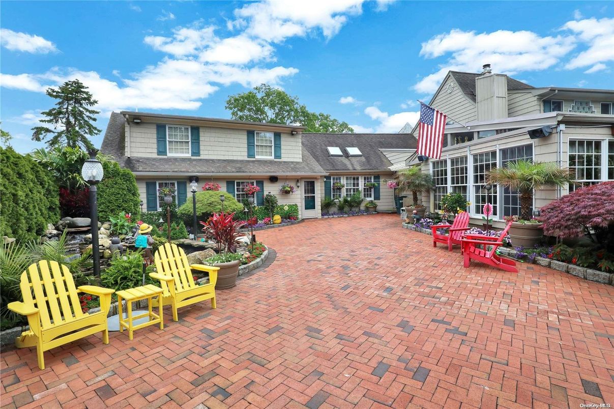 Exterior, Facade, Cape Cod