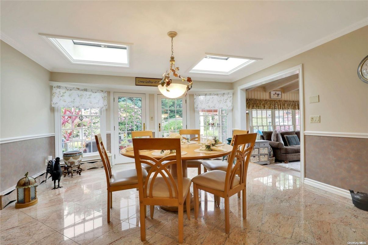 Dining room, Interior, Pendant Lights