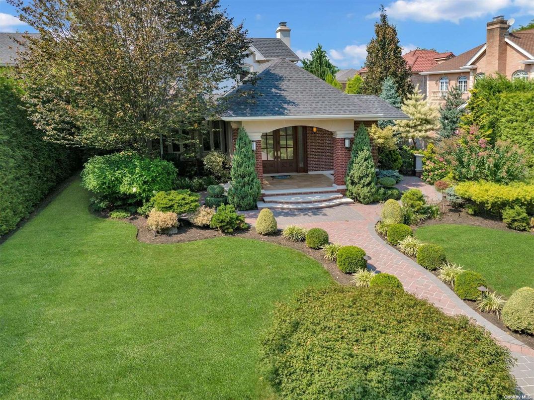 Backyard, Exterior, Facade, Brick Facade, French Provincial