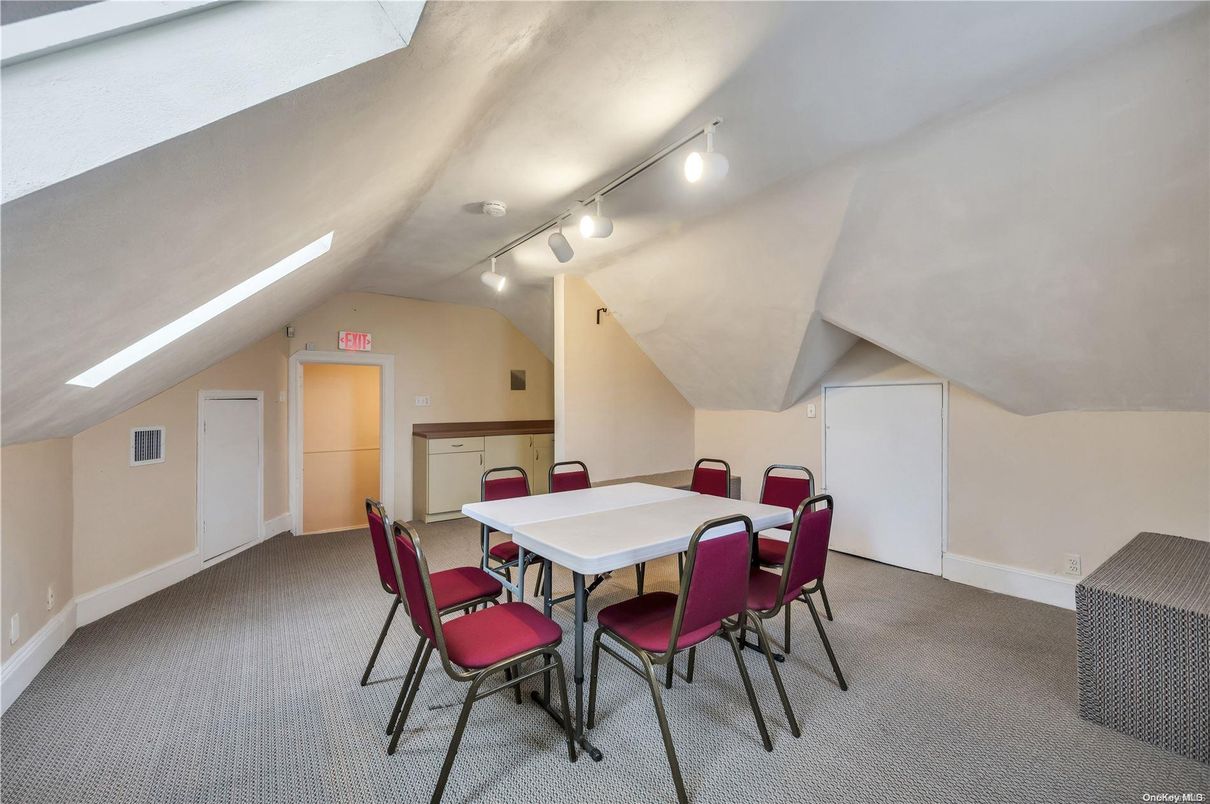 Dining room, Interior