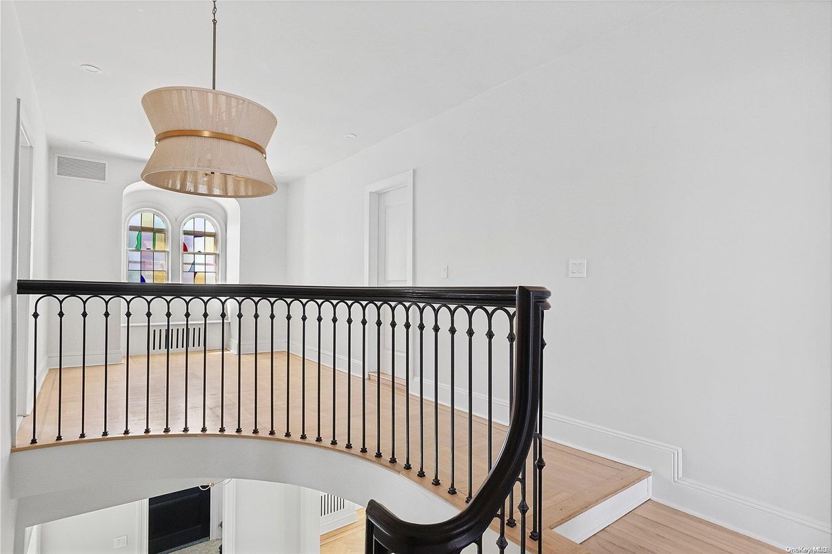 Interior, Pendant Lights, Wood Texture Flooring