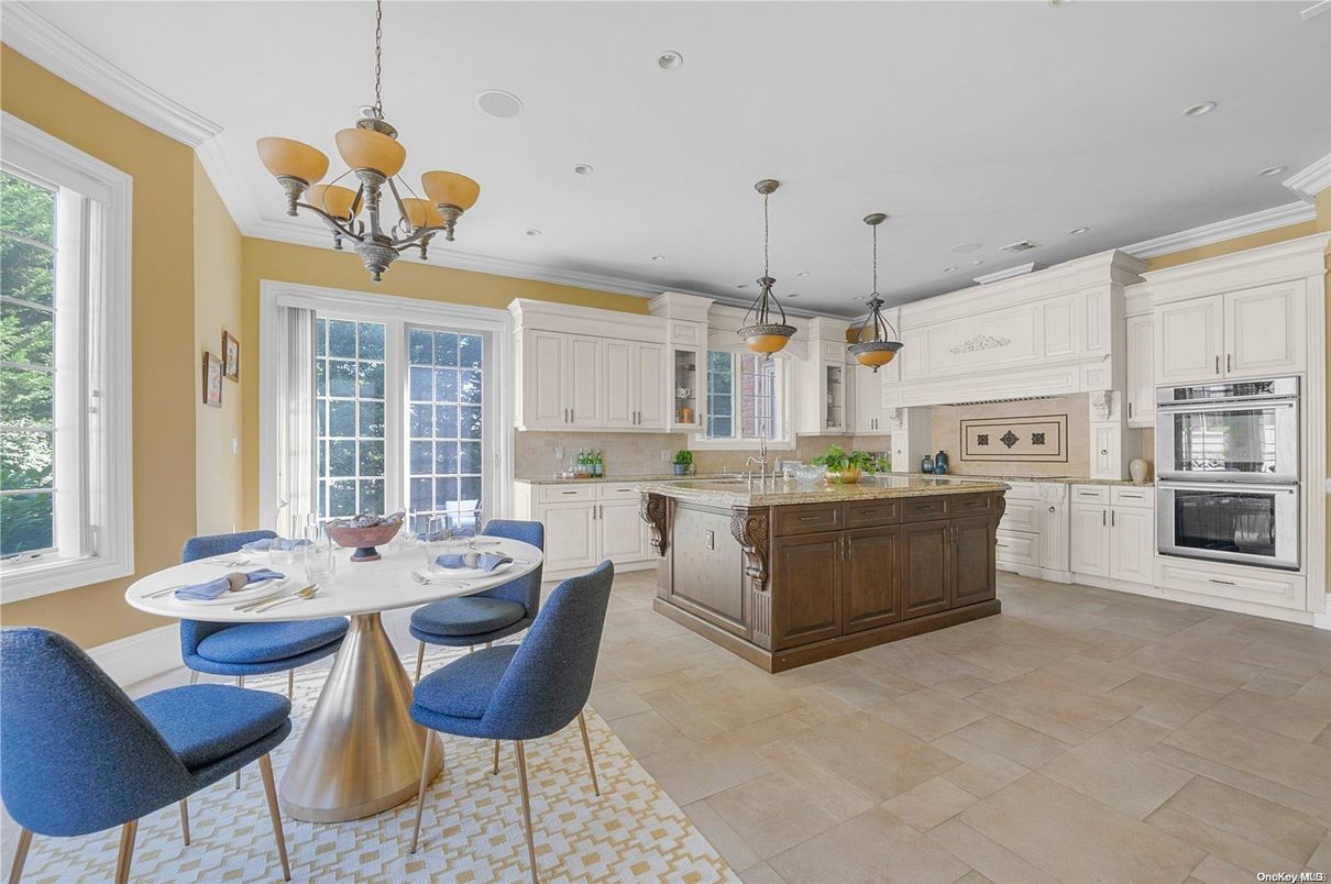 Chandelier, Dining room, Interior, Kitchen, Pendant Lights, Recessed Lighting, Stainless Steel Appliances