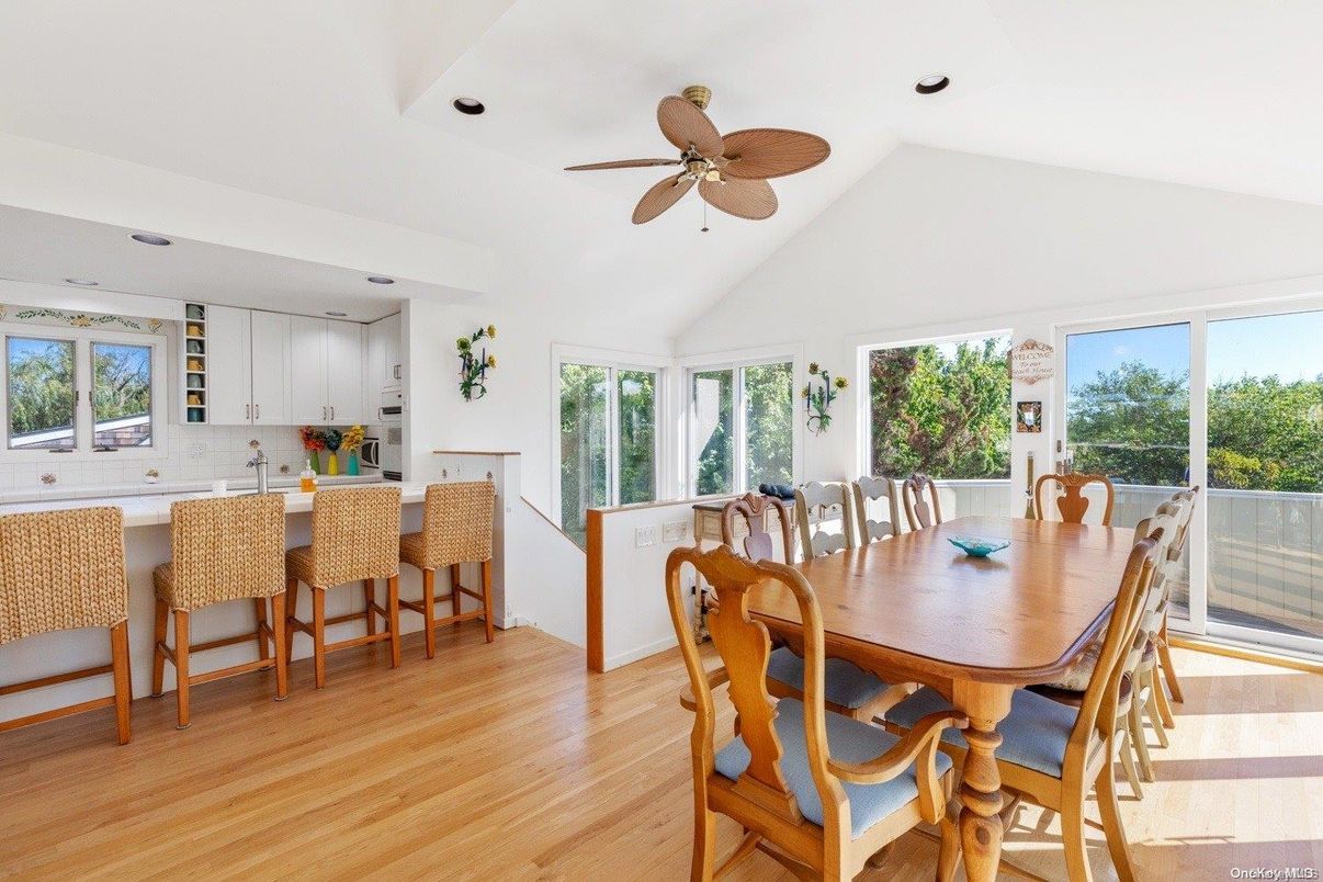 Dining room, Interior, Kitchen, Recessed Lighting, Wood Texture Flooring