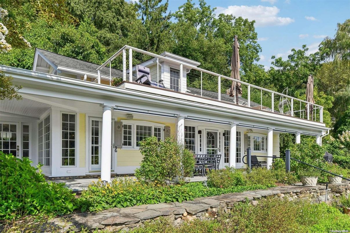 Exterior, Facade, Cape Cod