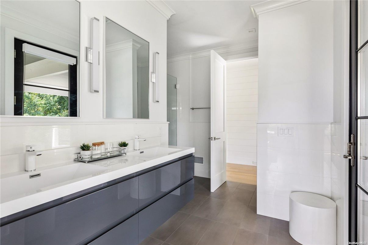 Bathroom, Dual Sink Vanities, Interior, Wood Texture Flooring