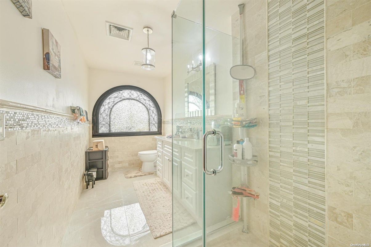 Bathroom, Free Standing Baths, Glass Shower, Interior, Pendant Lights