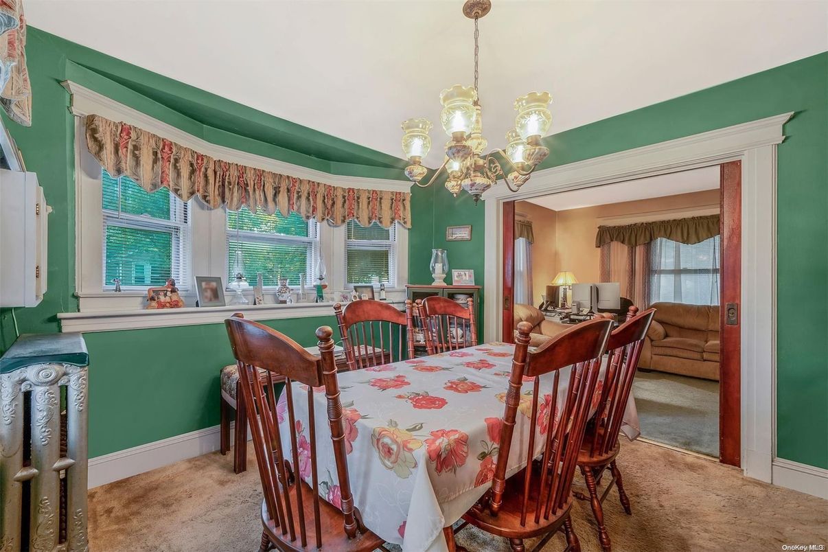 Chandelier, Dining room, Interior