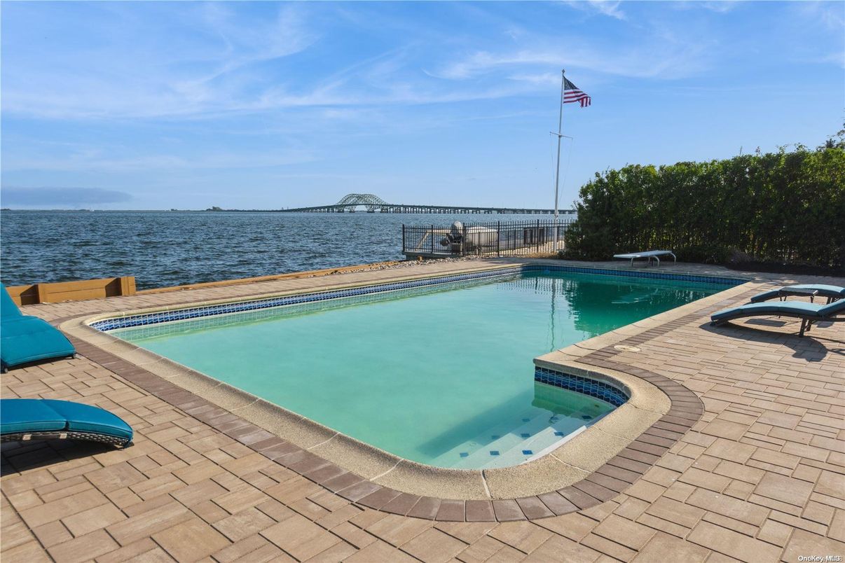 Exterior, Lake, Pool, Water