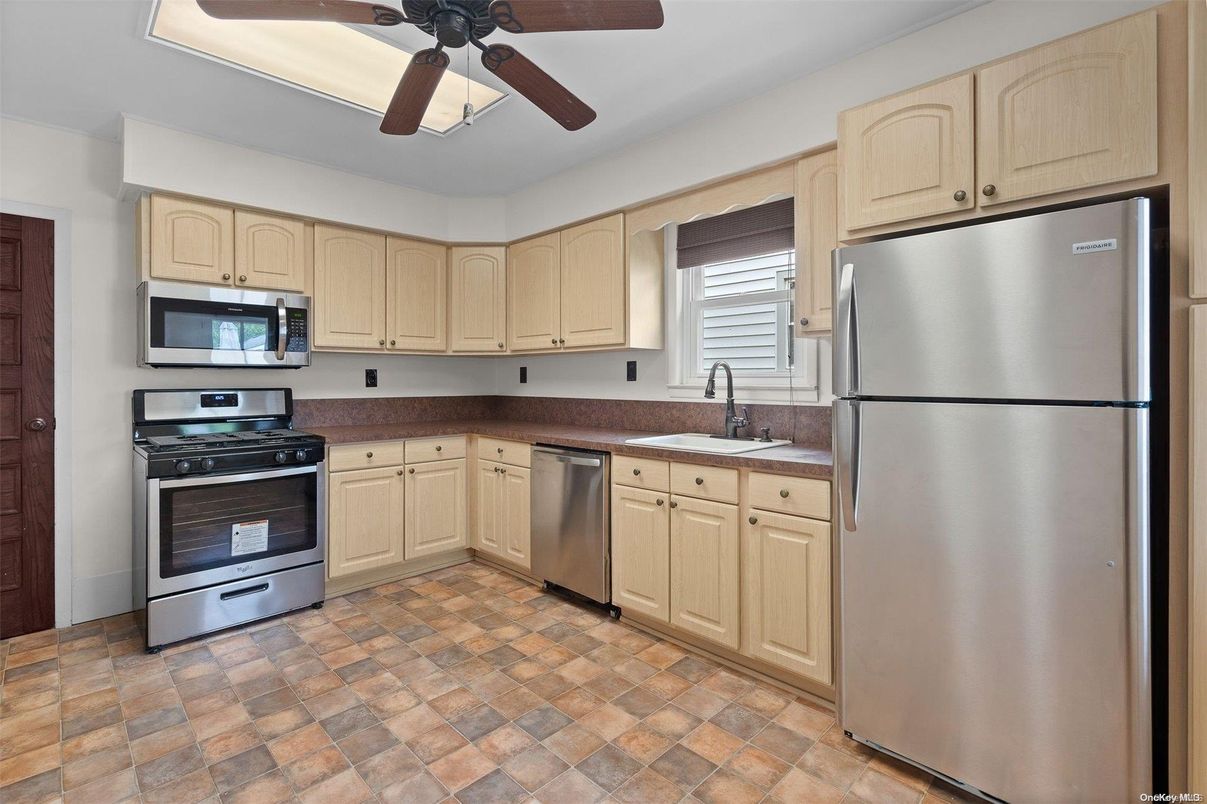 Interior, Kitchen, Stainless Steel Appliances