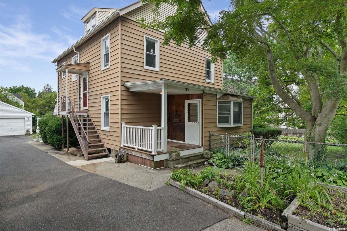 Exterior, Facade, None