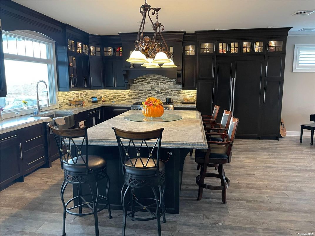 Dining room, Interior, Kitchen, Pendant Lights, Wood Texture Flooring