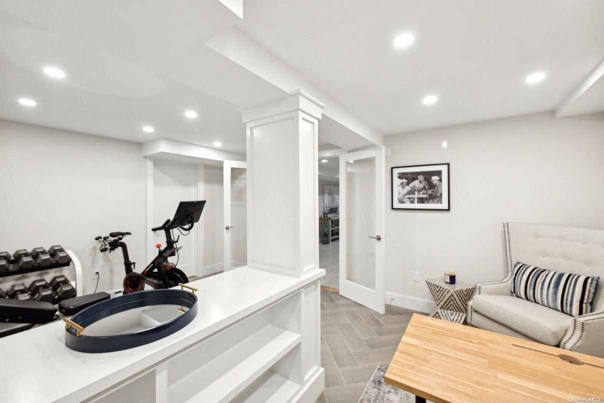 Fitness Equipment, Interior, Recessed Lighting, Wood Texture Flooring