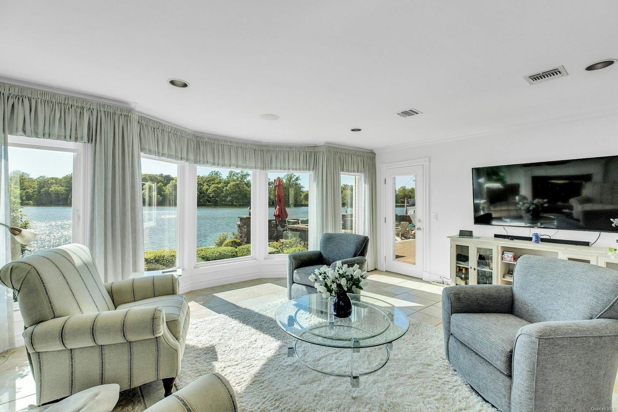 Interior, Living room, Recessed Lighting, Water
