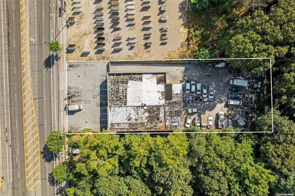 Exterior, Drone