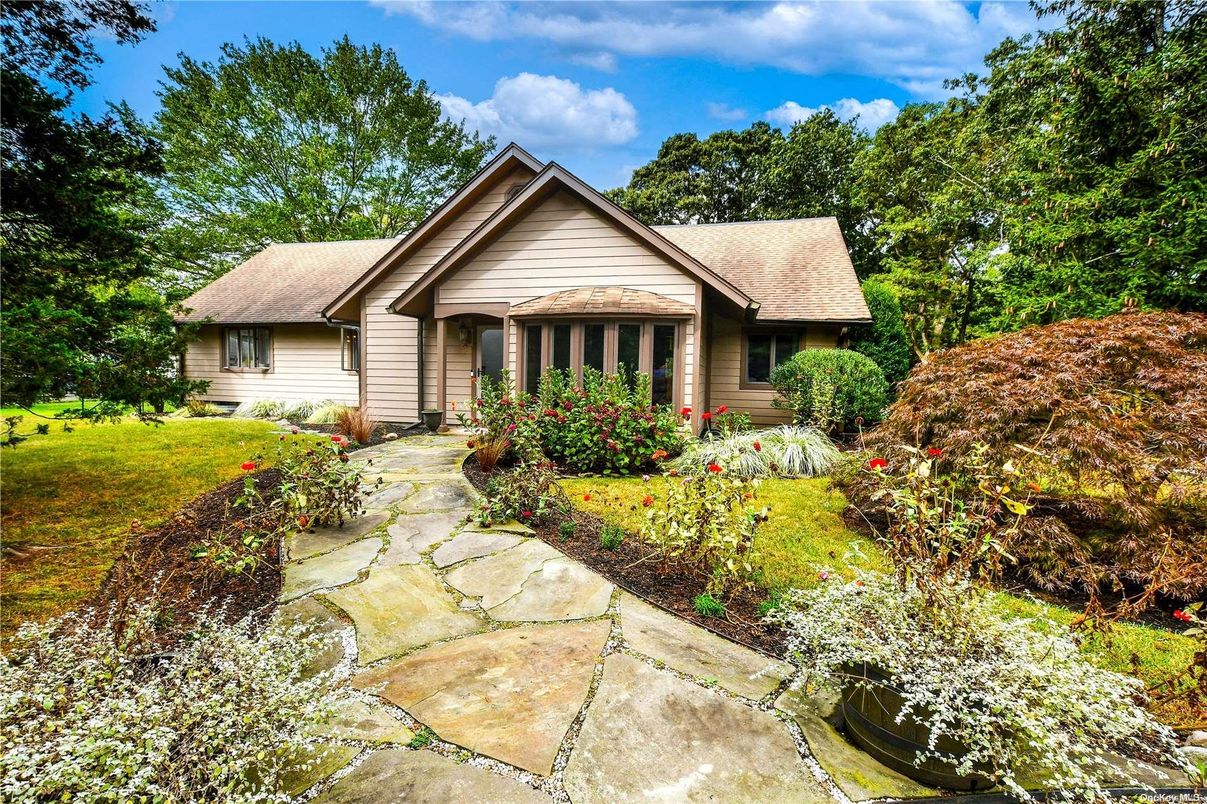 Backyard, Exterior, Facade, Ranch