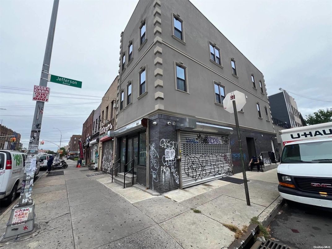Exterior, Facade, Condo Building
