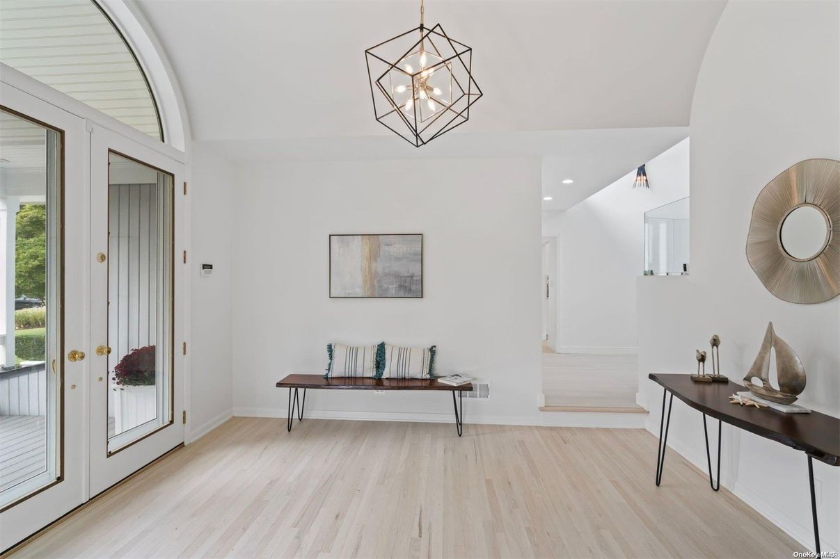 Interior, Pendant Lights, Recessed Lighting, Wood Texture Flooring