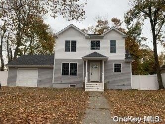 Attached, Exterior, Facade, Farmhouse