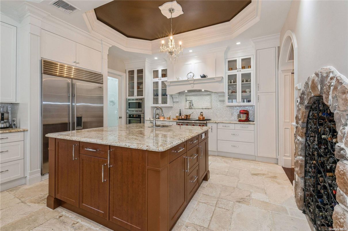 Chandelier, Interior, Kitchen, Recessed Lighting, Stainless Steel Appliances