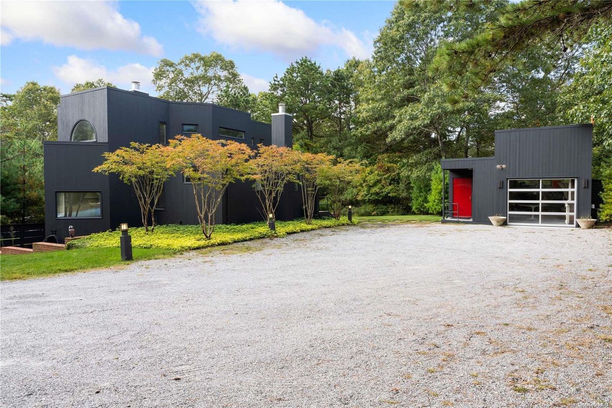 Backyard, Exterior, Facade, Modern