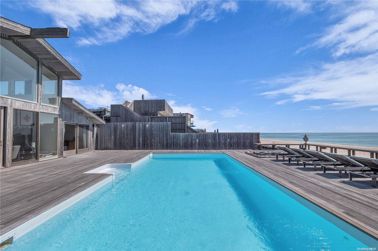 Exterior, Pool, Water