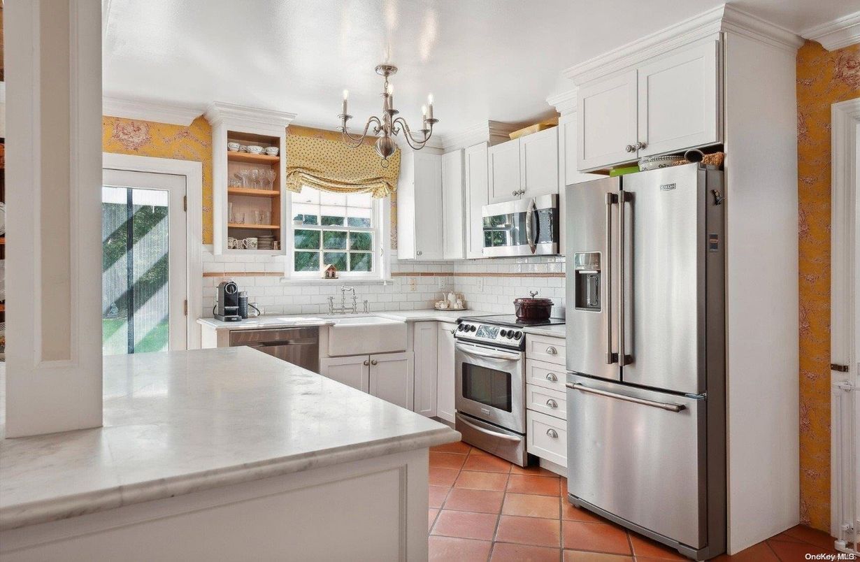 Chandelier, Interior, Kitchen, Stainless Steel Appliances