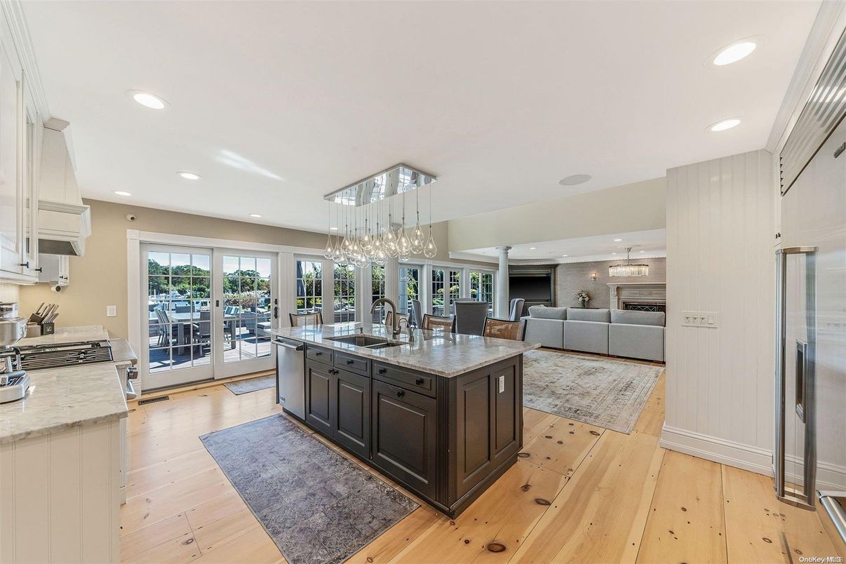 Dining room, Interior, Kitchen, Living room, Pendant Lights, Recessed Lighting, Stainless Steel Appliances, Wood Texture Flooring
