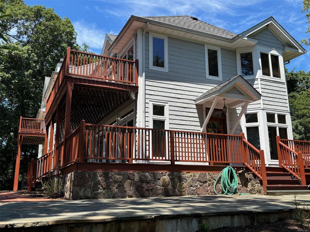 Exterior, Facade, Queen Anne Victorian