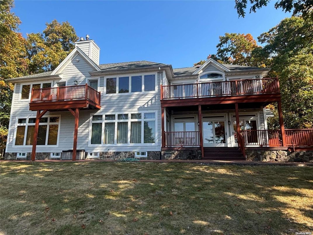 Exterior, Facade, Queen Anne Victorian