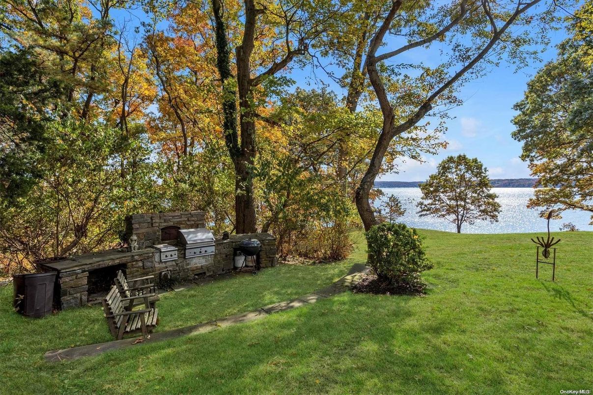 Exterior, Lake