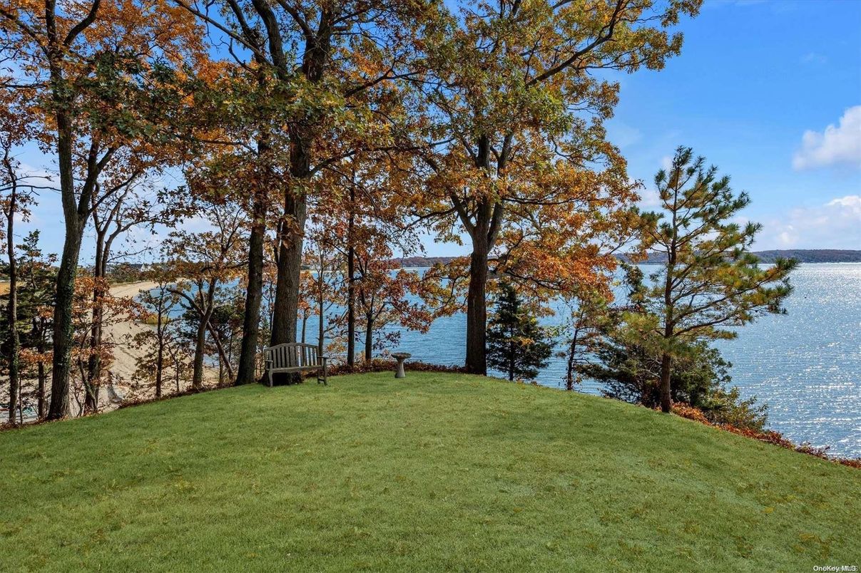 Exterior, Lake