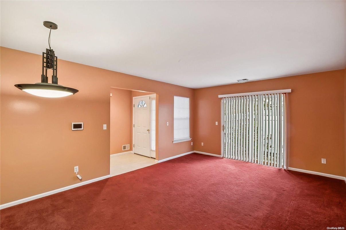 Empty room, Interior, Pendant Lights