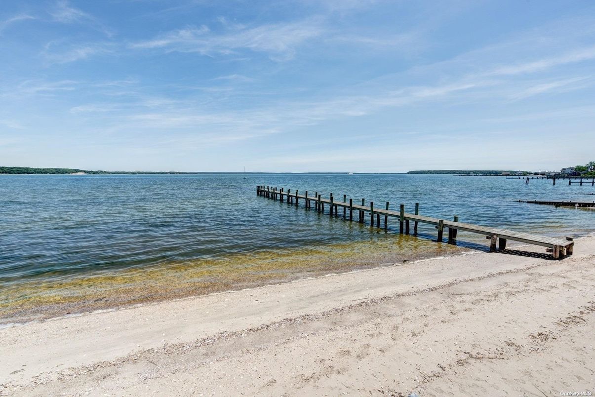 Exterior, Lake